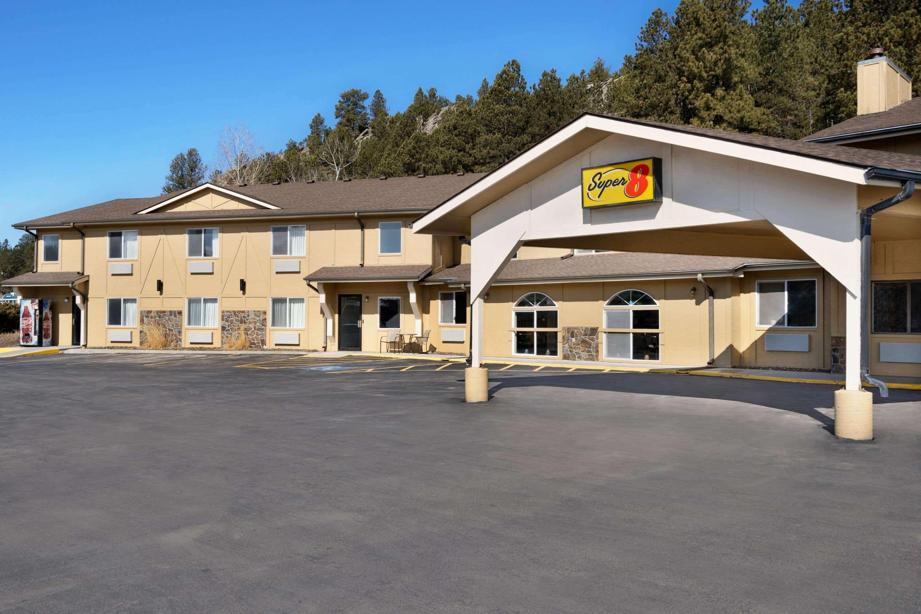 Super 8 By Wyndham Custer/Crazy Horse Area Hotel Exterior foto